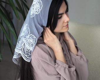 Pañuelo cuadrado grande de nailon para iglesia con rosas bordadas en pandereta Pañuelo blanco para la cabeza Mantilla para iglesia católica o capilla