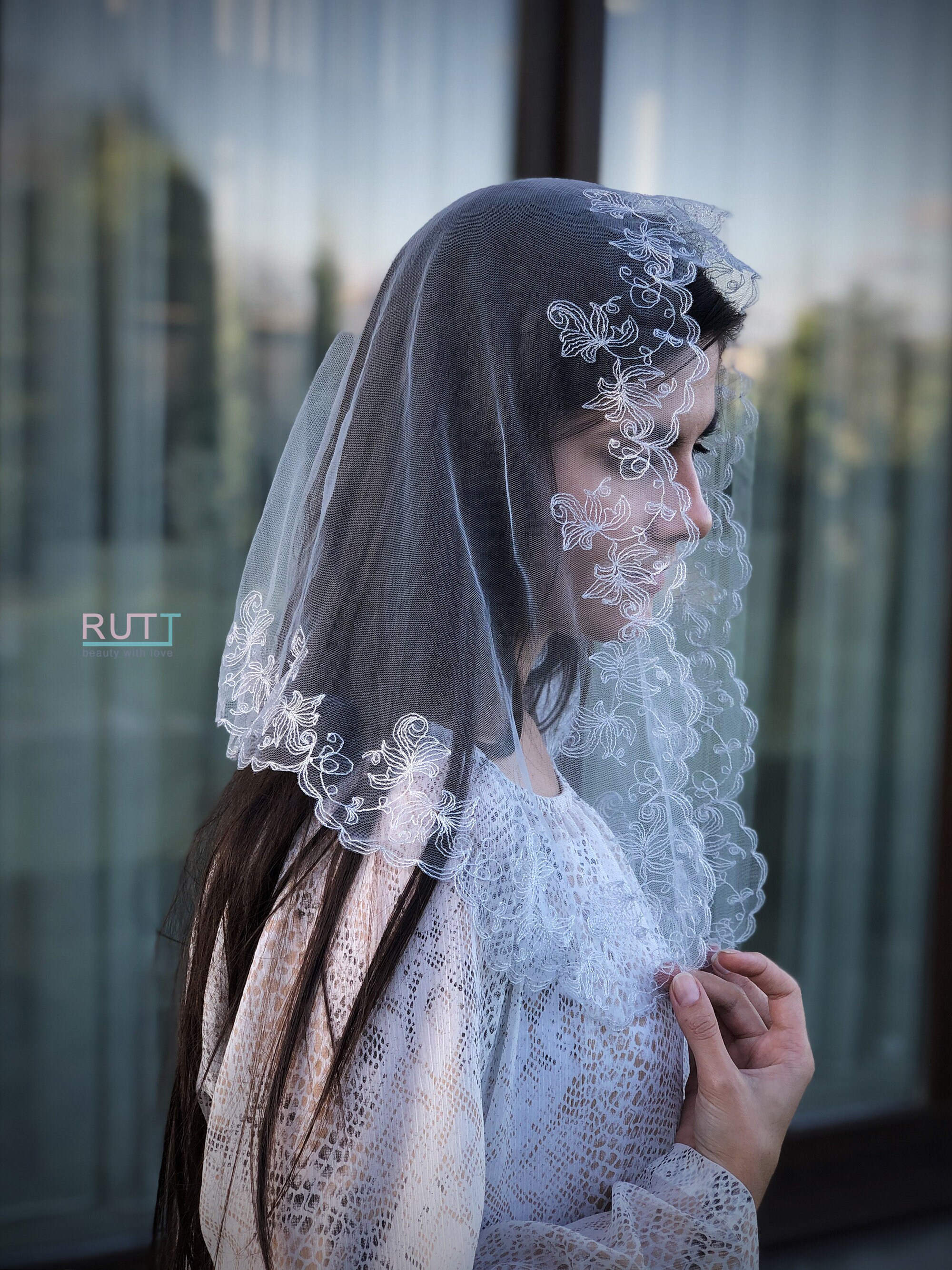 BEAUTELICATE Mantilla Catholic Ladies Lace Scarf Veil
