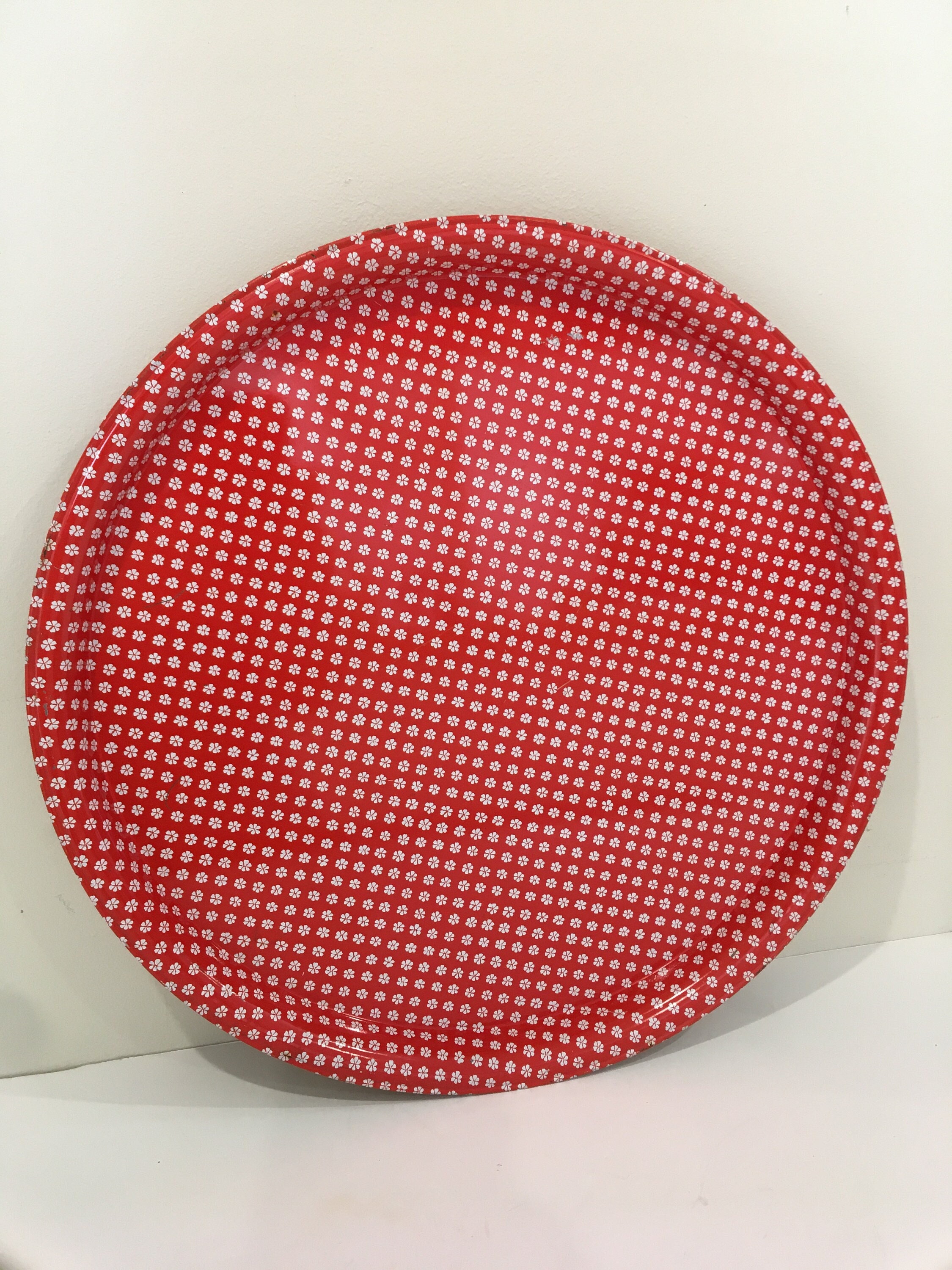 Plateau Rond en Métal Rouge