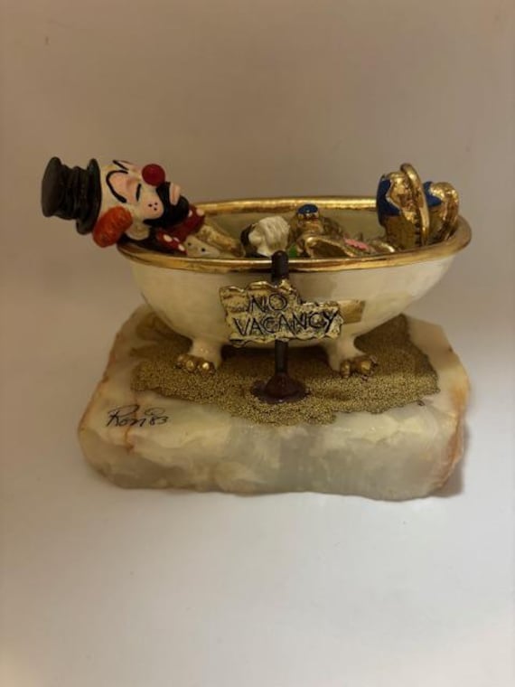VTG Hobo Joe in Tub Clown Sculpture by American Artist Ron Lee dated 1983