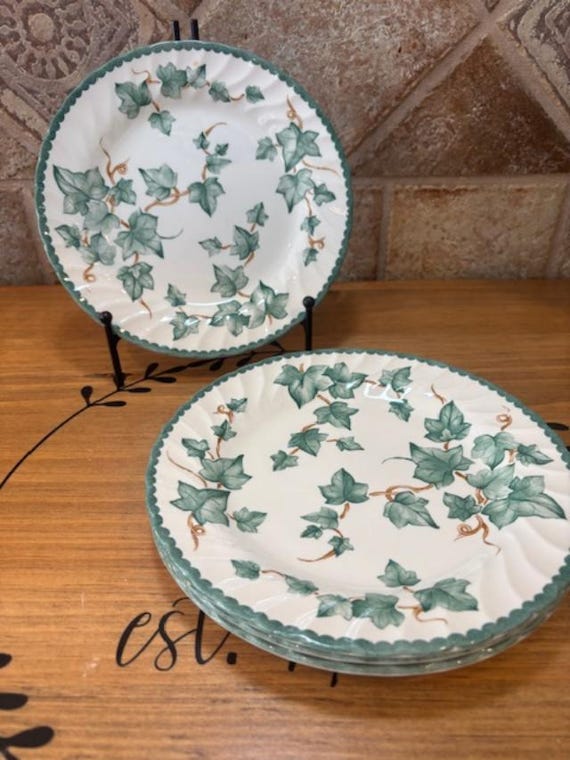 Excellent Set of Four (4) Country Vine 062 by International Salad Plates England