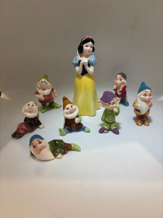 Vintage Set Disney Japan Snow White and the Seven Dwarf Figurines - 8 pieces