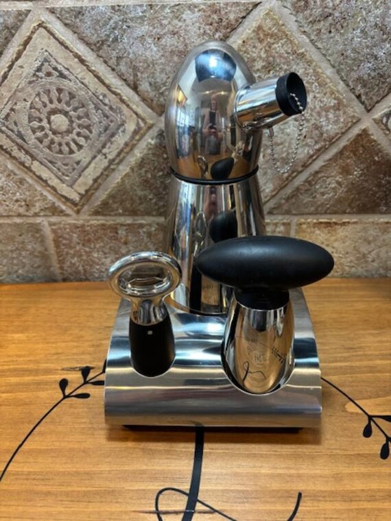 Michael Graves 5-piece Chrome Barware Set Contemporary