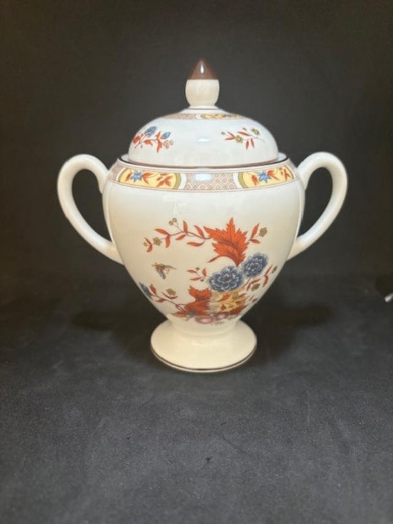 Pristine Wedgwood Jamestown Globe Shaped Sugar Bowl with Lid