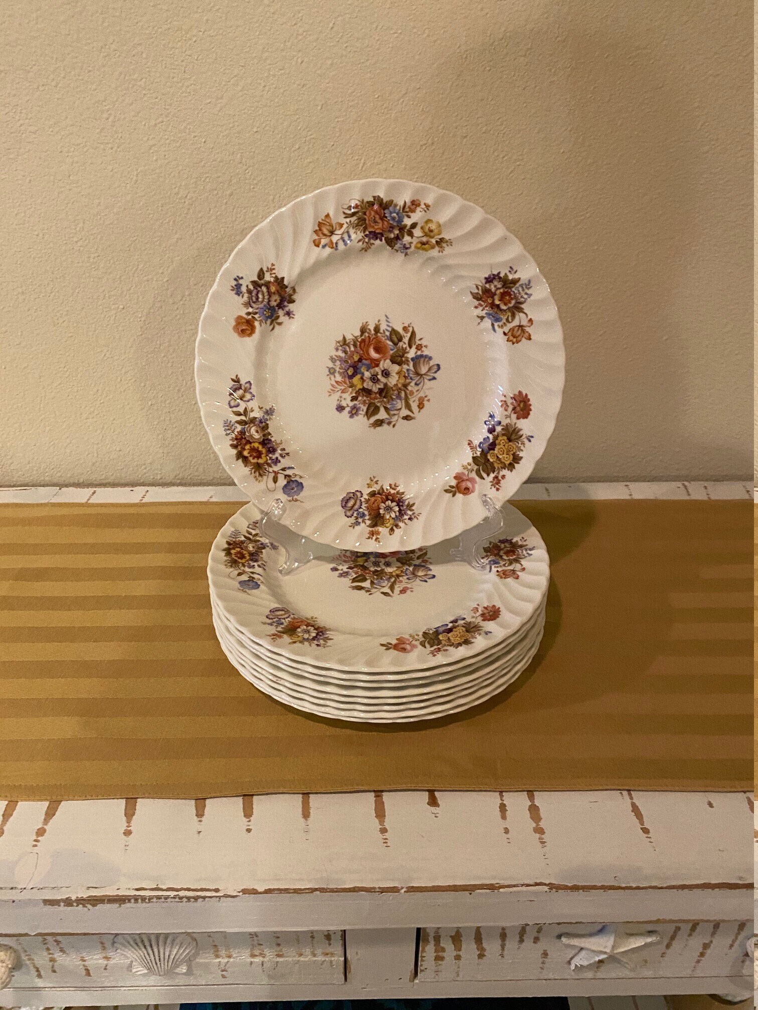 Aynsley dinner outlet plates