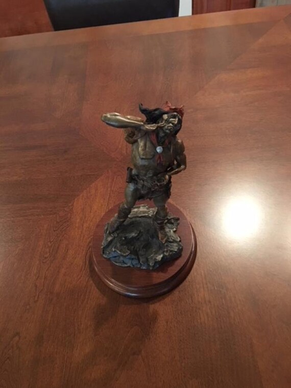 Figurines CORA ANNS COLLECTIBLES Resale Shop offering Antiques, Vintage and Collectible Items