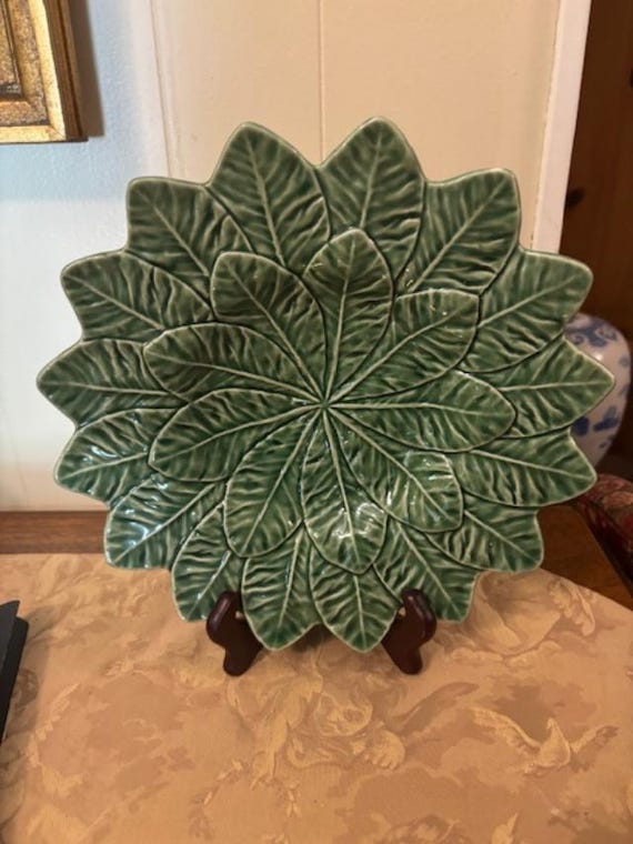 Bordallo Pinheiro Lemon Leaf Green Dinner Plate 10 1/2"
