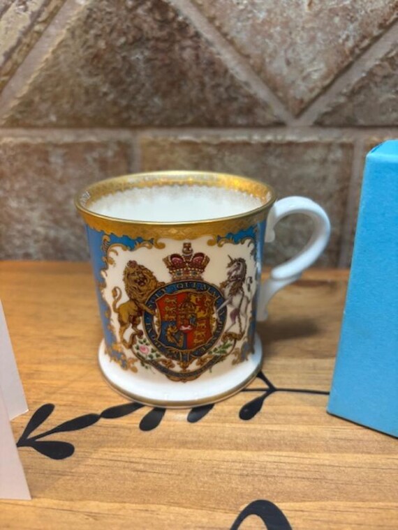 Royal Collection Trust Coat of Arms Fine Bone China 22K Cup IOB with Pamphlet