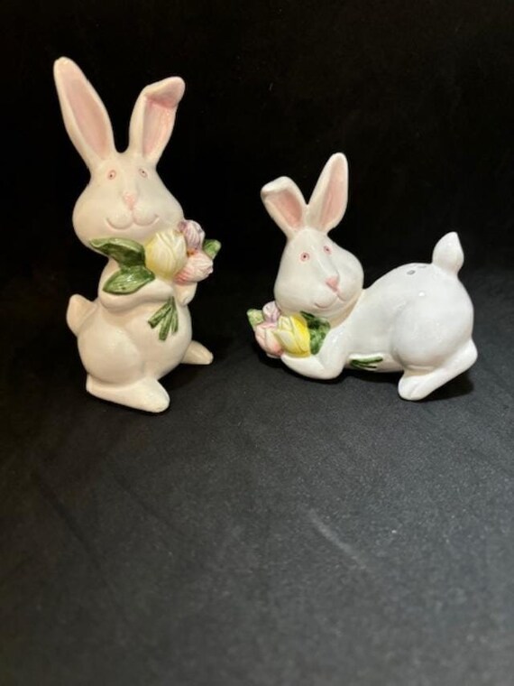 One (1) Set of OC Omnibus Rabbits with Flowers Salt and Pepper Shakers