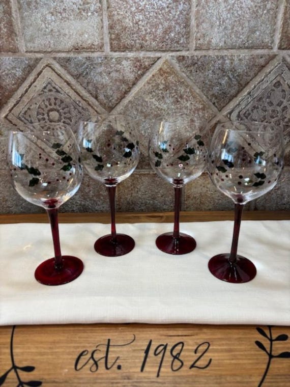 Set of Four (4) 16 ounce Pfaltzgraff Christmas Handpainted Etched Wine Glasses