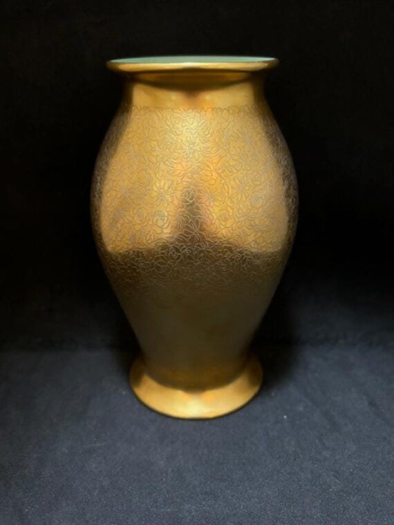 Gorgeous Pickard Rose and Daisy Gold Encrusted Vase #855