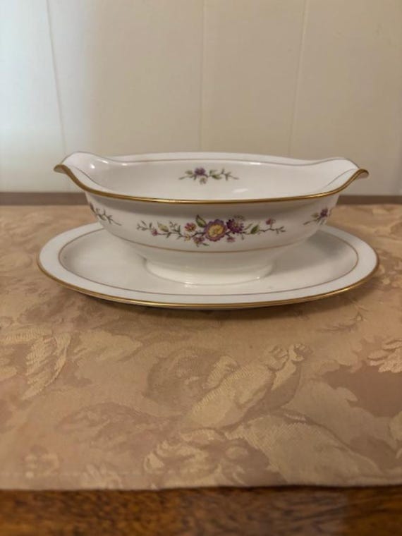 Noritake Asian Song Ivory Gravy Boat with Underplate