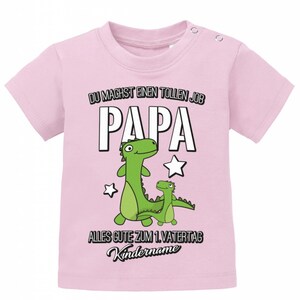 Du machst einen tollen Job Papa 1. Vatertag mit Wunschname des Kind Geschenk Baby T-Shirt Bild 7