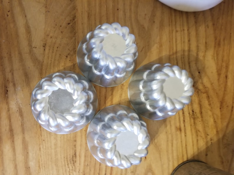 Set of 4 Vintage Aluminum Mini Baking Pans