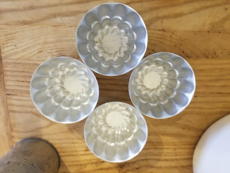 Set of 4 Vintage Aluminum Mini Baking Pans