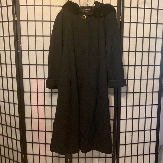 Vintage DonnyBrook Genuine Fur Trim Hooded Winter