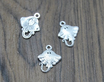 30pcs Stingray Charms Antique Tibetan silver Stingray Charms pendants 15x17mm