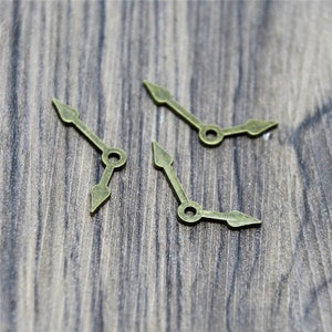 30pcs Clock Hand Charms Bronze Tone 2 Sided Gear Clockwise Charms Pendant 15x28mm