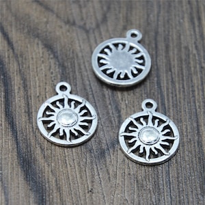 20pcs/lot Sun Charms Antiqued silver Tone sun circular charm pendants 20x16mm