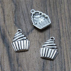 20pcs cup cake Charms silver tone cup cake Charms pendant 15x20x4mm
