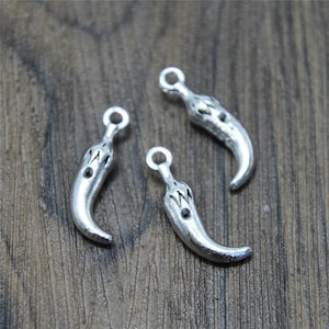20pcs chili Charms Antique silver tone chili Charm Pendants 22x10mm