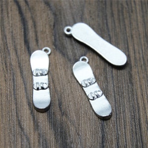 5pcs Skateboard Snow Board charms Antique silver tone sport Skate board charm pendant 3x11x35mm