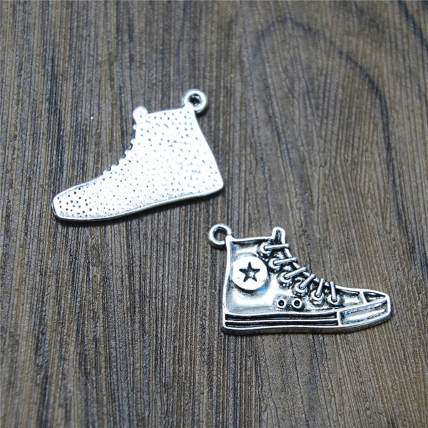 10pcs Hightop Basketball Shoe Charm argent ton Hightop Basketball Shoe pendentifs 20 x 32 mm