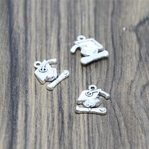 25pcs Graduation Charms Silver Tone Grad Cap and Diploma Charm Pendants 17x15mm