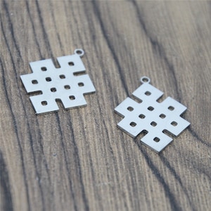5pcs/lot Endless Knot Symbol charm Buddhism Endless Knot symbol Emblem Amulet Talisman Stainless steel Charm pendant 28x21mm