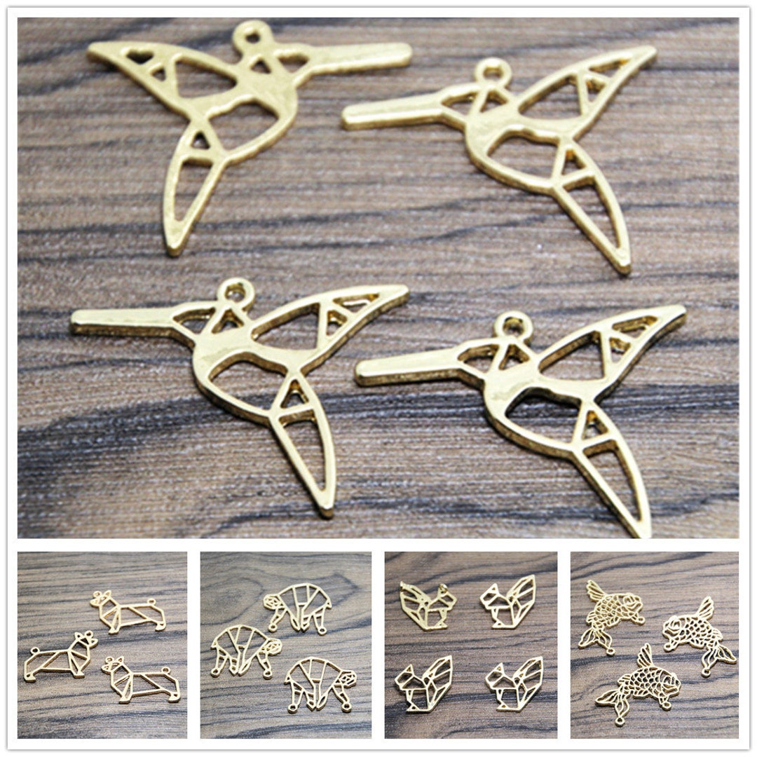 ゴールドトーンの動物チャーム：折り紙スタイルのペンダント15個