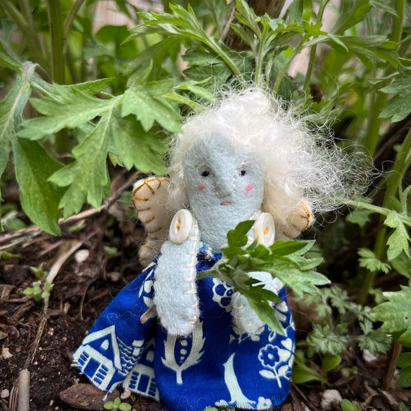 Fairy Doll. Needle Felted Dolls. Faerie Doll. Fae Doll. Fairy. Beltane. Waldorf Inspired. Pocket Doll. Wool Doll.