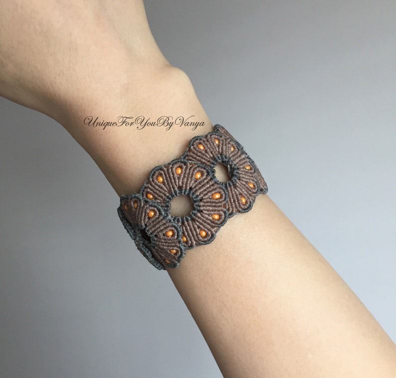 Macrame flower bracelet pattern, Macrame beaded cuff, Bohemian thread jewelry image 2