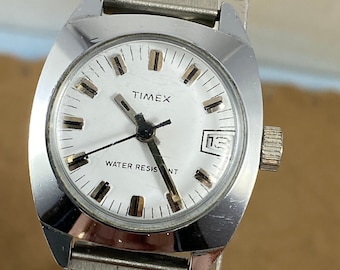 Vintage Timex White Dial Silver Tone Base Metal Bezel, Stainless Steel Back, Working Water Resistant