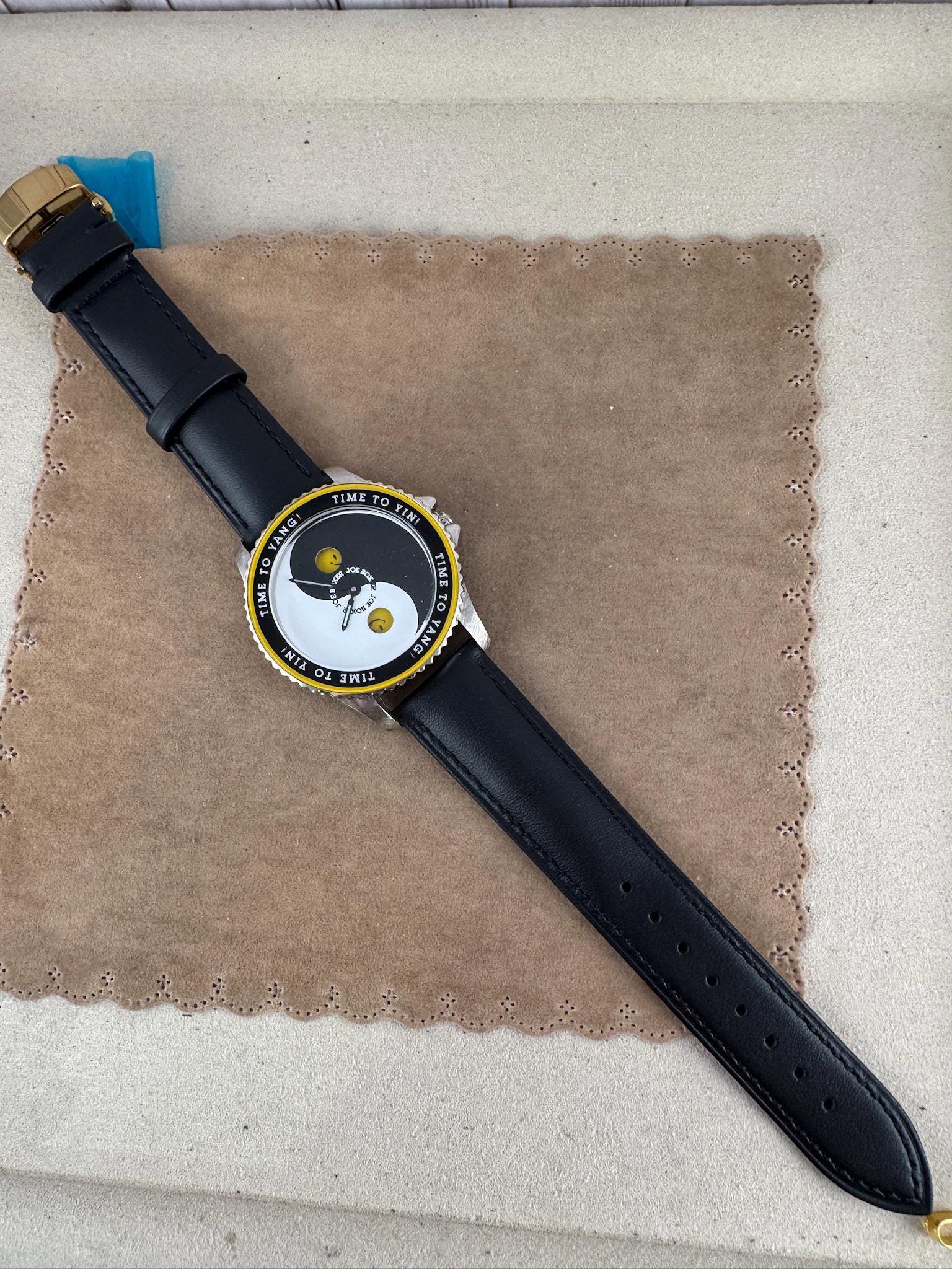 Vintage Joe Boxer Yin Yang Smiley Face Watch: Rotating Bezel