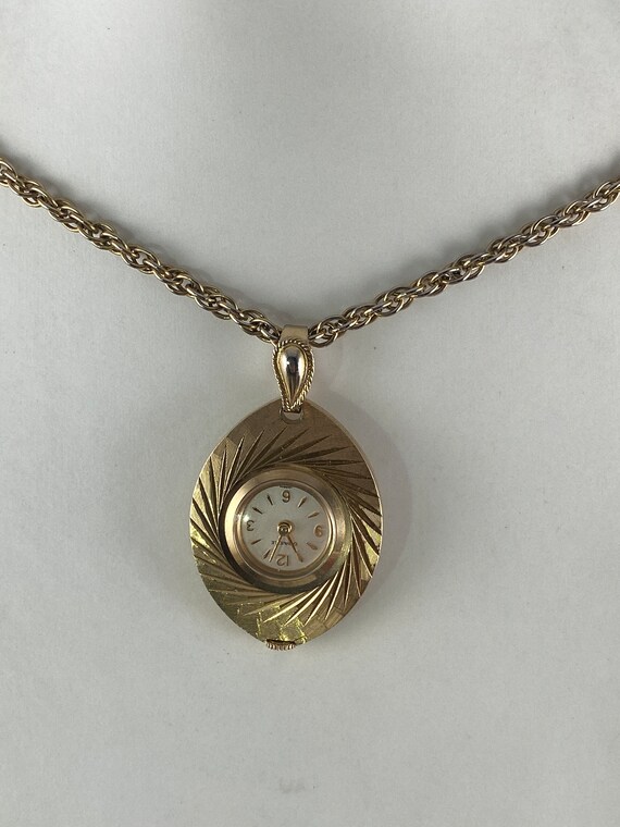 Vintage Caravelle Gold Tone Pendant Watch Necklace: Brocaded  display picture 3
