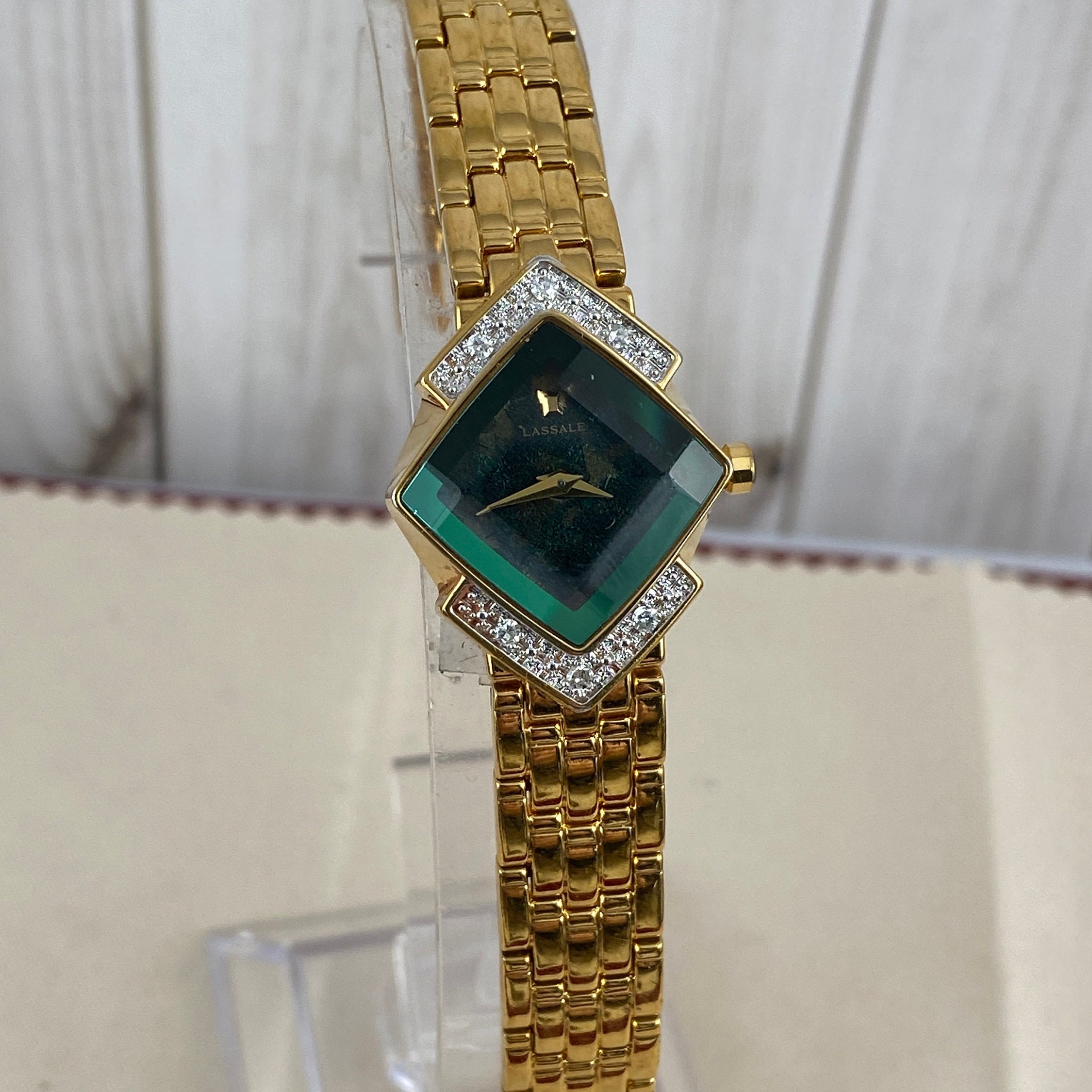 LASSALE SEIKO レディース 腕時計 Vintage Ladies Seiko Lassale 18K Gold Plated Watch With Emerald