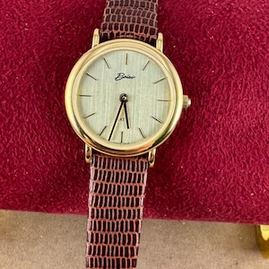 Vintage Ladies Watch 18 Karat Gold Plated has Raised Markers new old stock with box