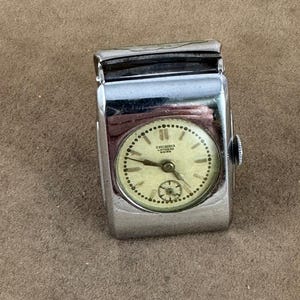 Vintage Bucherer uit de jaren 1920, Swiss made 15 juwelen Zwitsers horloge zilver met groen geëmailleerde clip op horloge of zakhorloge