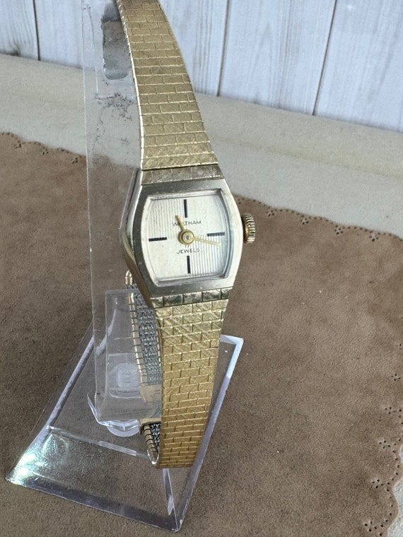 Waltham watch top base metal bezel