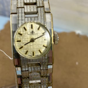 Vintage 1950s Bucherer Ladies Watch: Swiss Silver Tone Mechanical Wristwatch