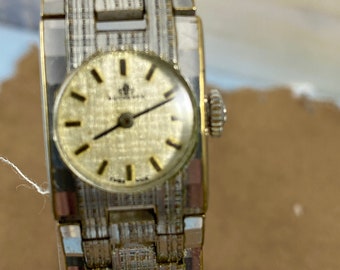 Vintage 1950s Bucherer Damenuhr: Schweizer Silberfarbene mechanische Armbanduhr