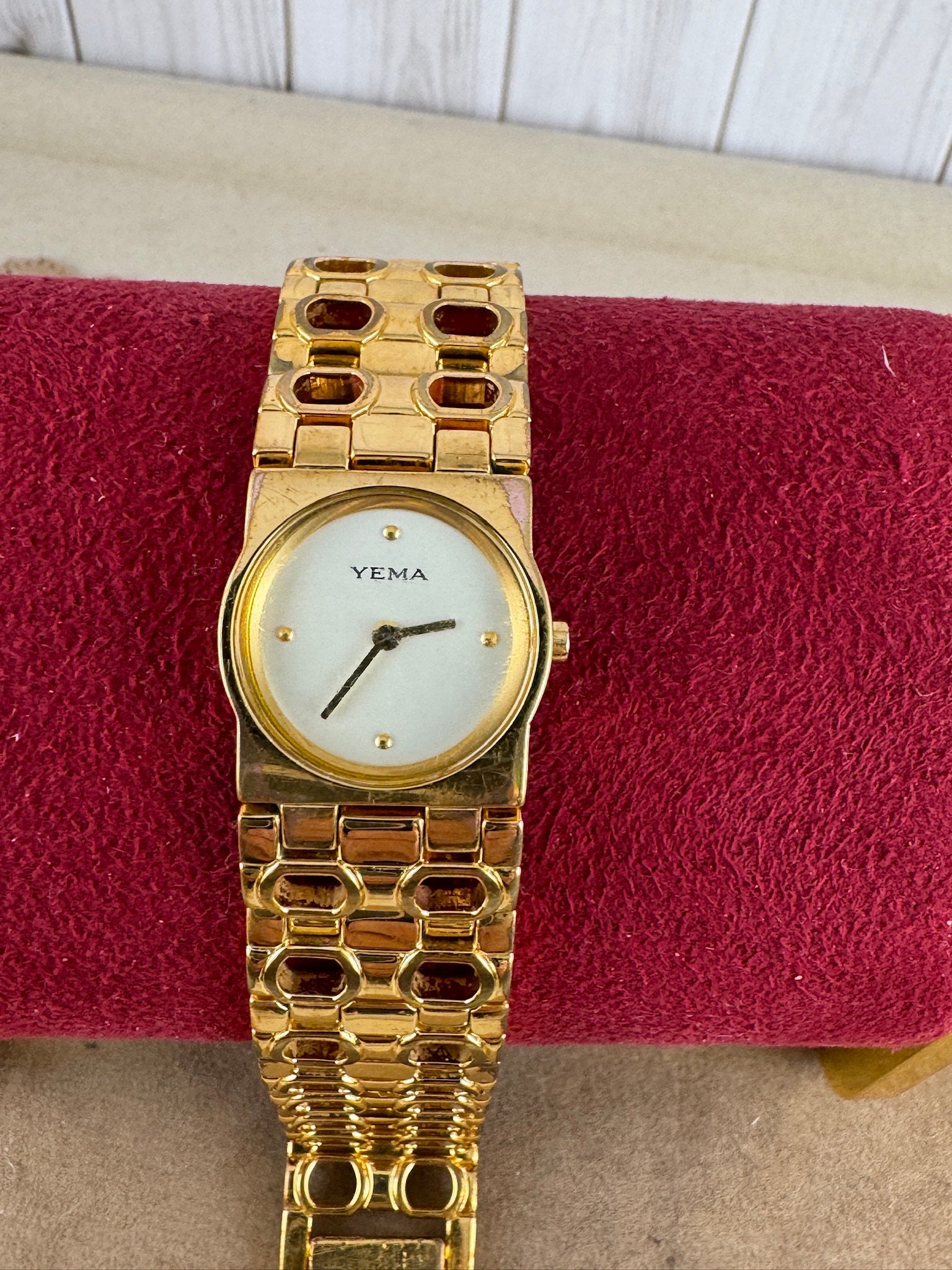 Vintage French Designer Yema YA250 Quartz Analog Ladies Watch Yema - Mini Barrel Women Quartz Gold Plated - 1990s main image 4