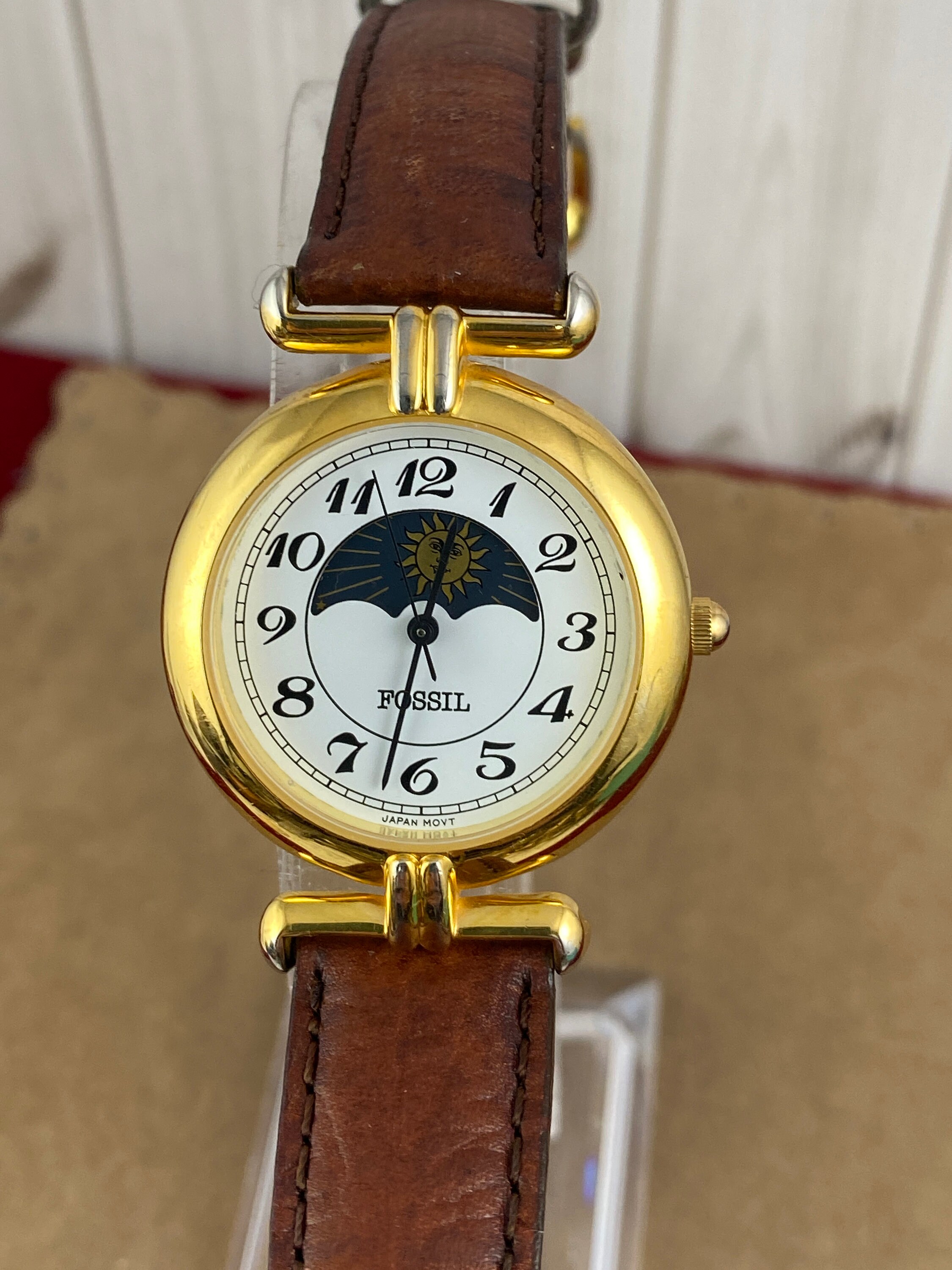 Fossil watch moon phase new arrivals