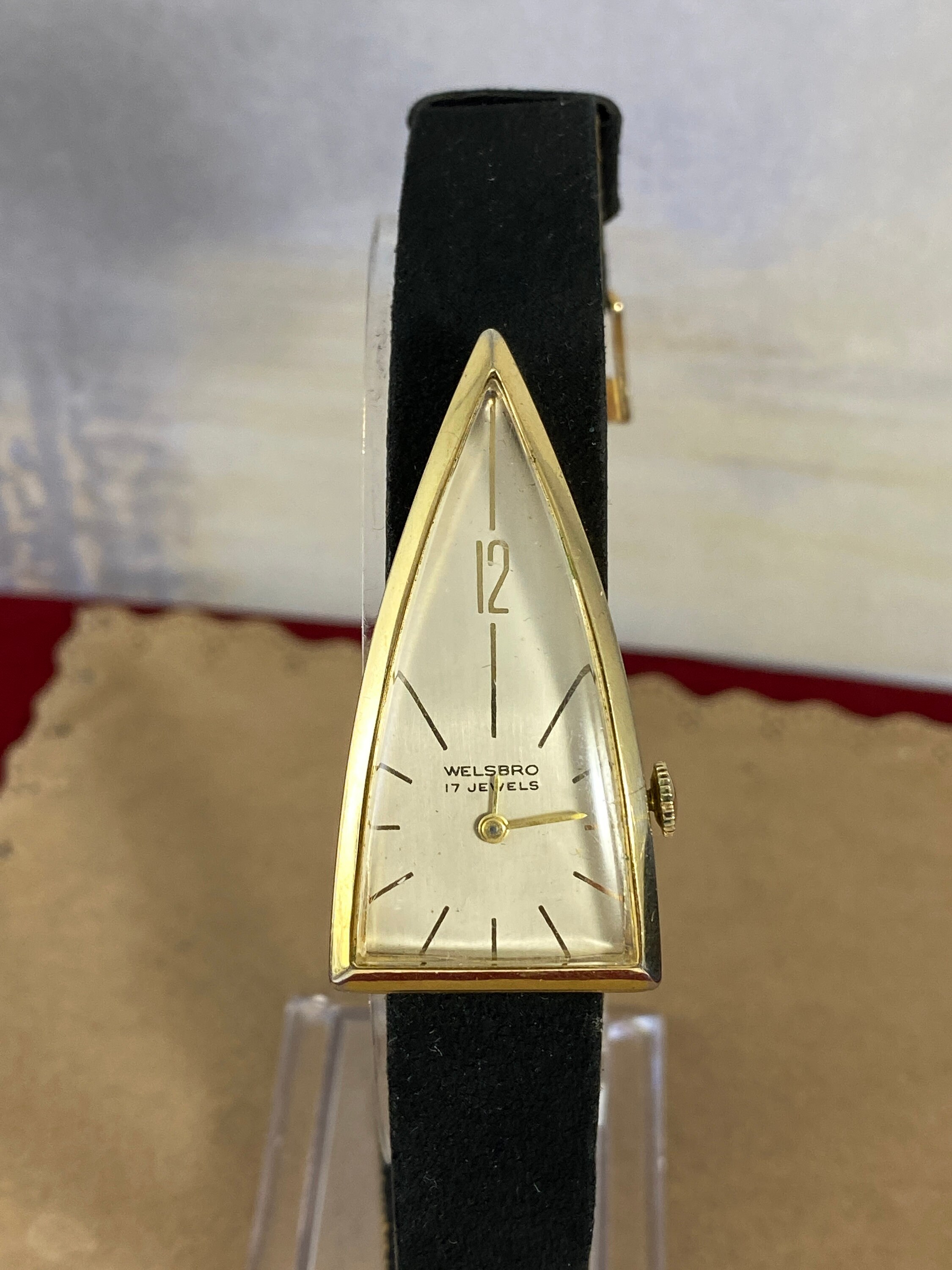 Vintage Welsbro Triangle Shaped Case With 17 Jewel Movement Mechanical Watch 8.5 Inch Black Suede Strap Etsy Australia