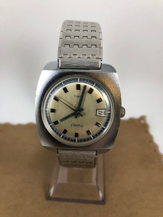 A700W-1A | Vintage Stainless Steel Silver Watch | CASIO