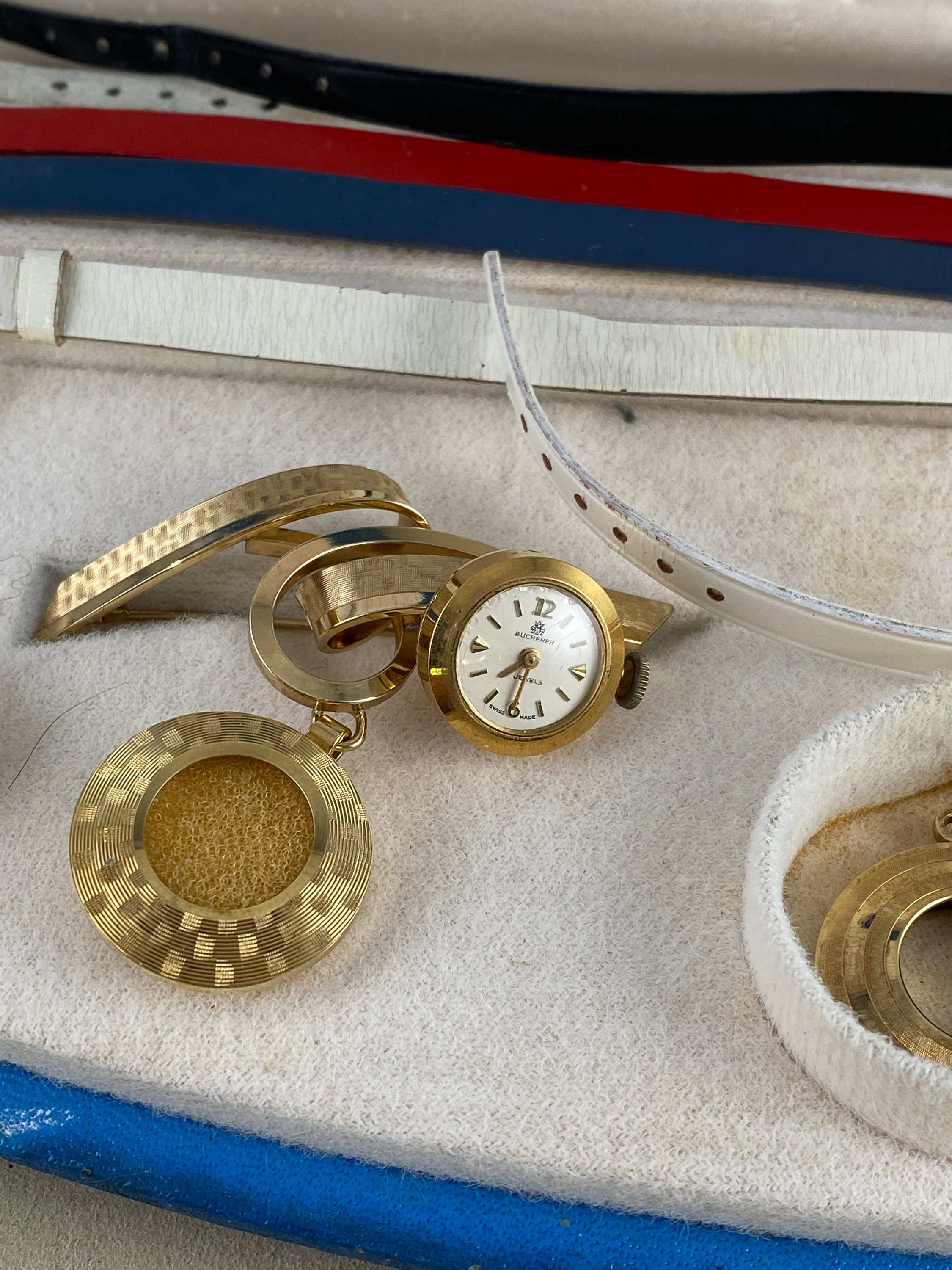 Bucherer Vintage Swiss made watch set with interchangeable faces and straps Lot - Vintage Bucherer Ladies Interchangeable Watch Set main image 3