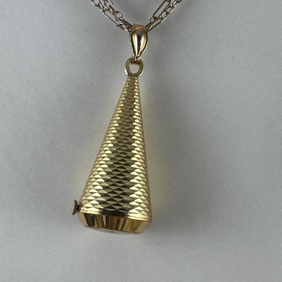 Vintage Caravelle Pendant Watch: Gold Tone Tear Drop 