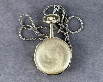 Vintage Elisabeth De France Pendant Watch: Swiss 17 Jewel  display picture 1
