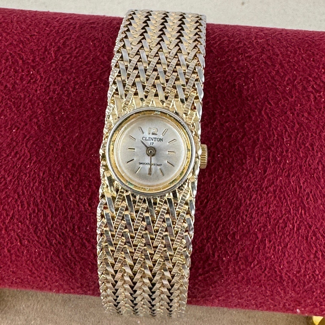 Vintage CLINTON 17 Jewels Hand Winding Mechanical Ladies  display picture 1