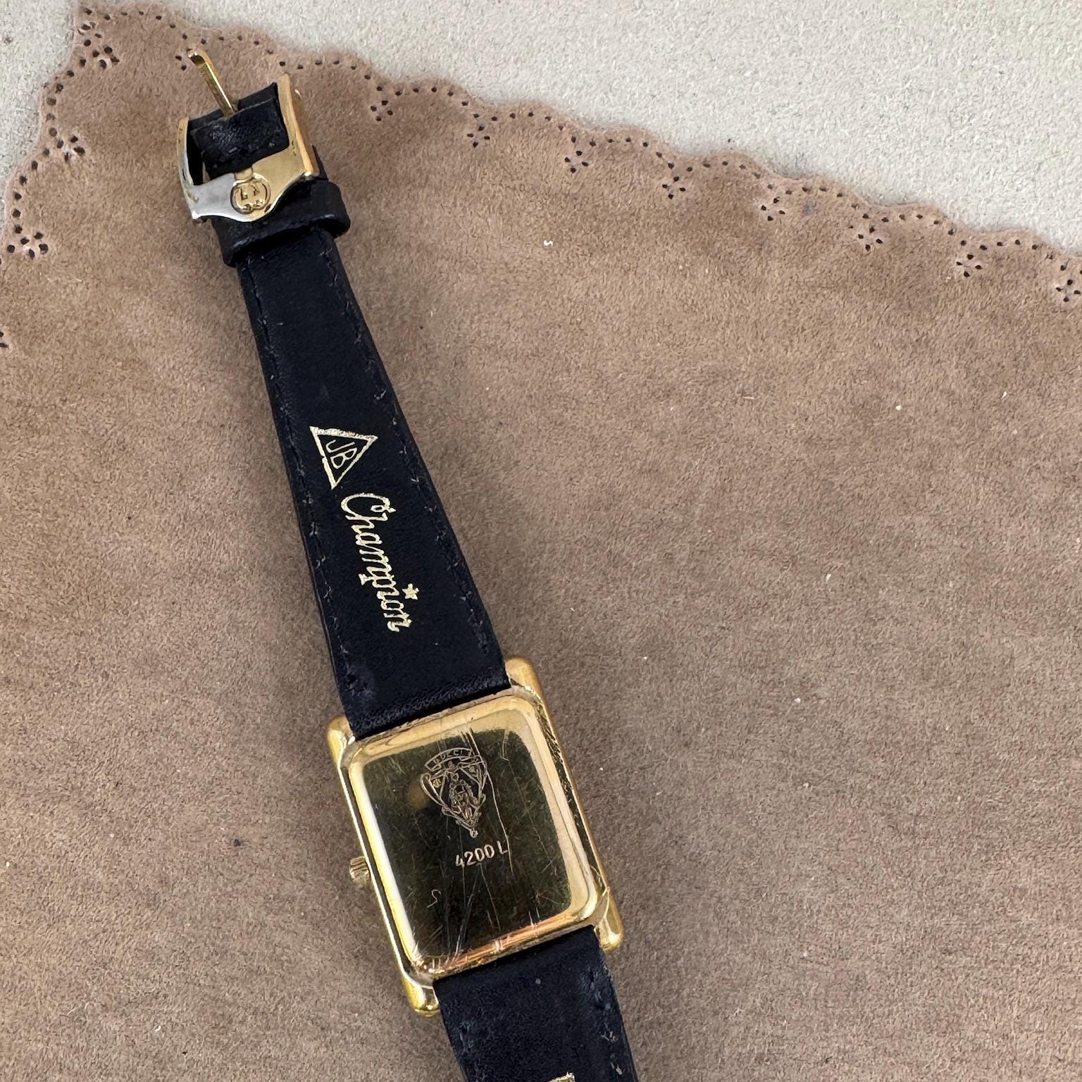 Vintage Super Thin Gucci 4200L 18 Karat Gold Plated Watch New JC